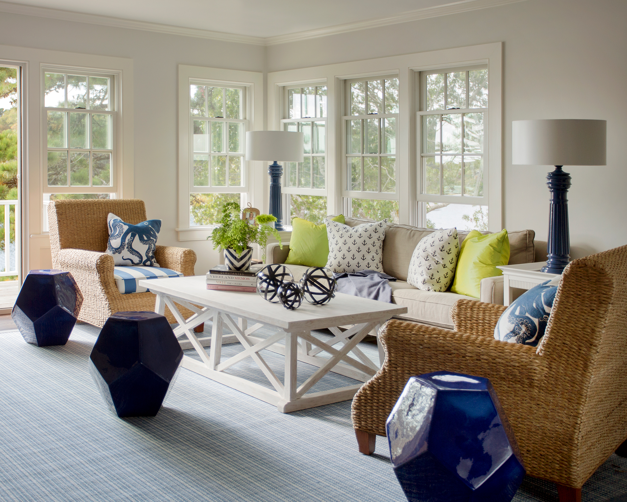 Simetría de las ideas de la sala de estar de Cape Cod